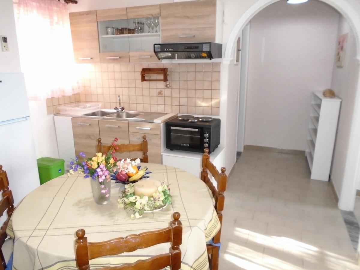 Sirios Apartments Апраос Экстерьер фото